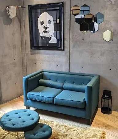 Apartamento A Hip Modern Gem In El Centro!