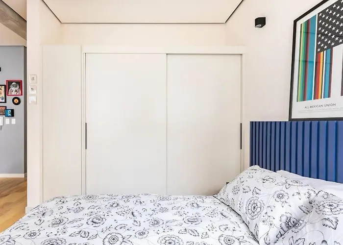 A Hip Modern Gem In El Centro! *