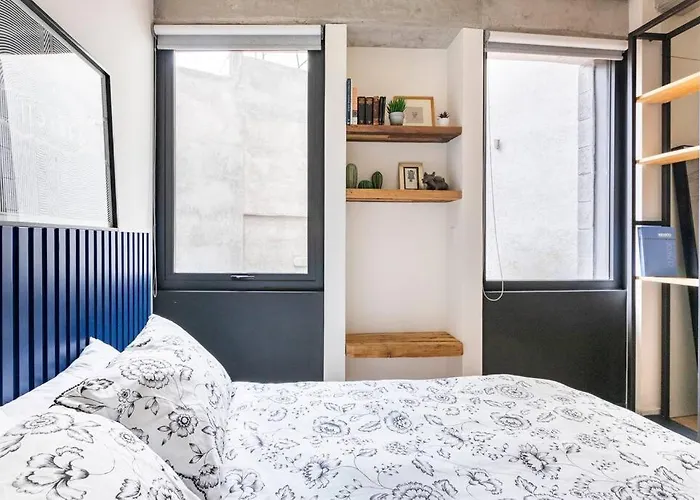 A Hip Modern Gem In El Centro!